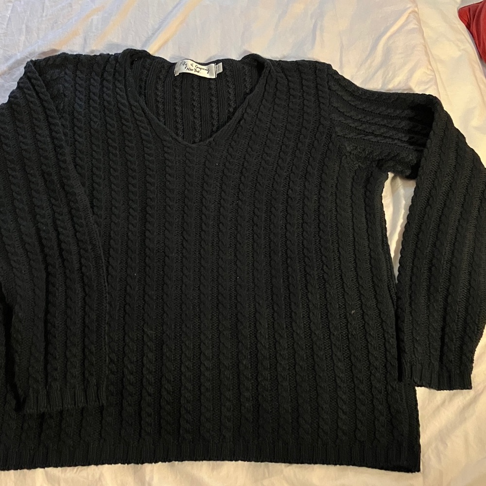 Elegant Black Cable Knit V-Neck Sweater